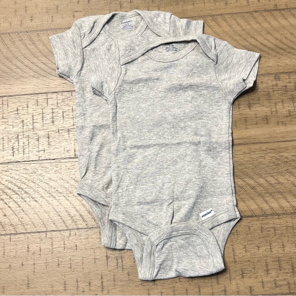 0-3 months gray onesies - new! - heathered gray onesie bodysuits -gender neutral - Picture 1 of 2